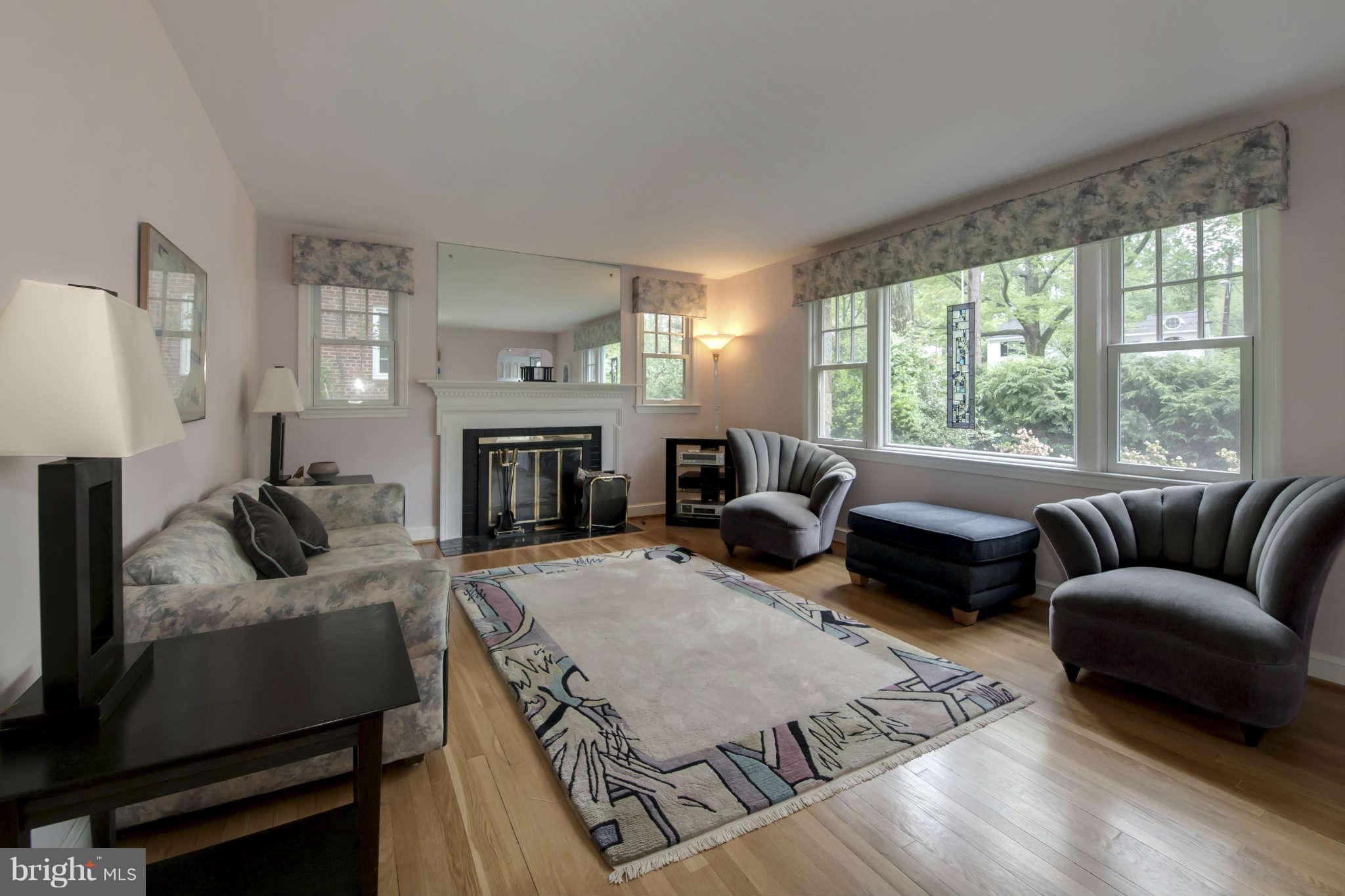 4505 Saul Road Kensington, MD 20895 - Photo 5 of 30 Living Room