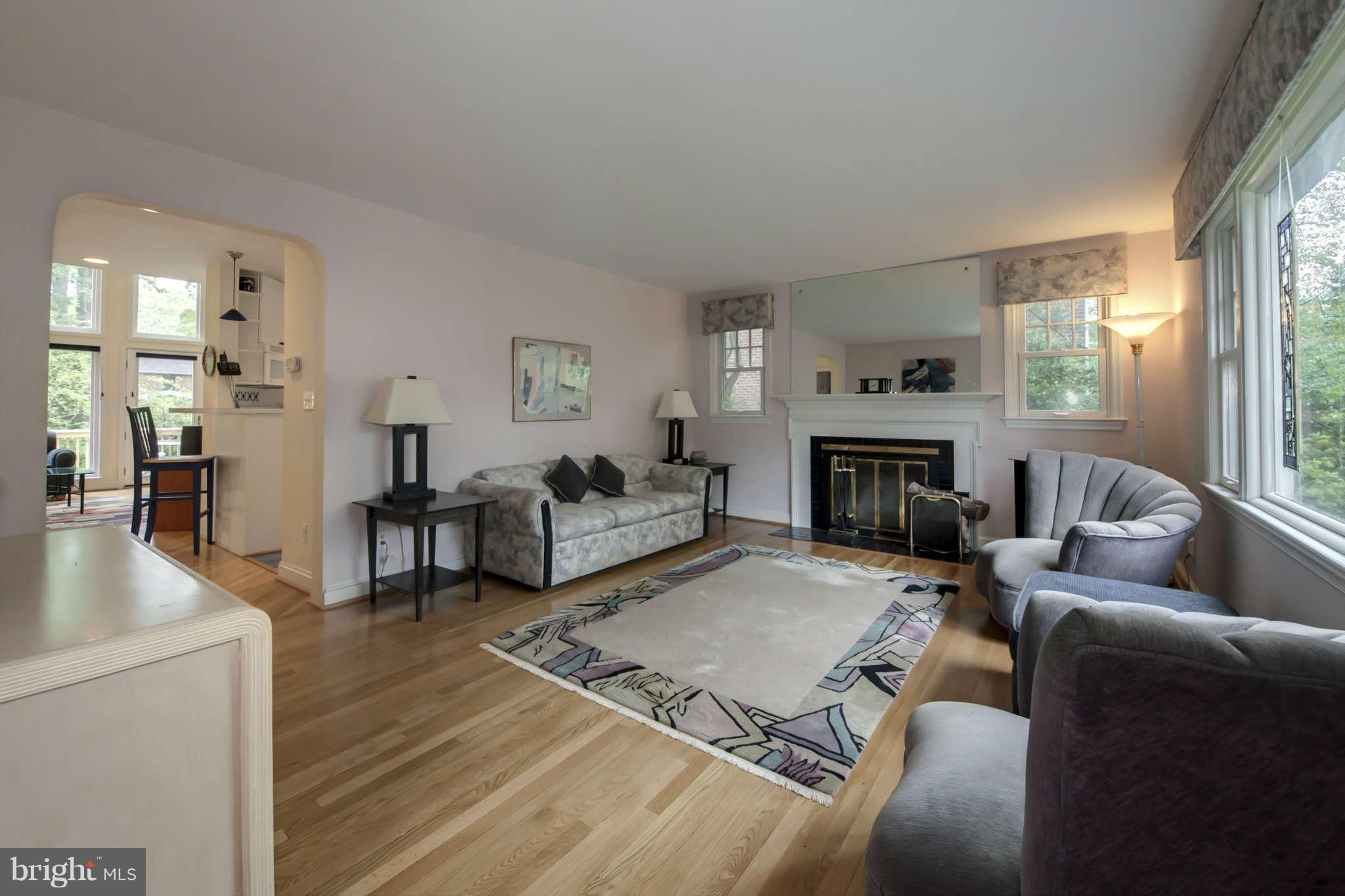 4505 Saul Road Kensington, MD 20895 - Photo 6 of 30 Living Room