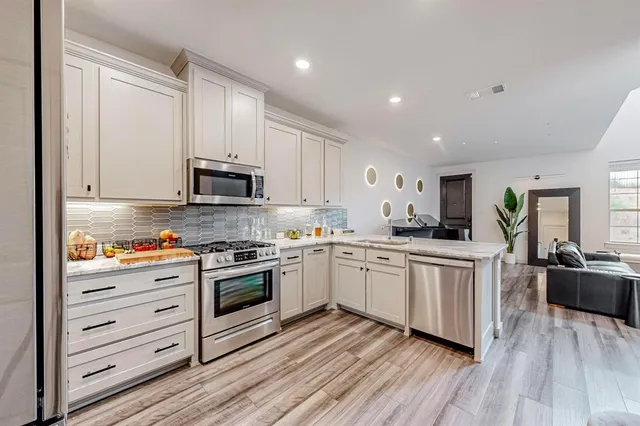 $2,950 | 309 Bridgewater Avenue, Flower Mound, TX 75028