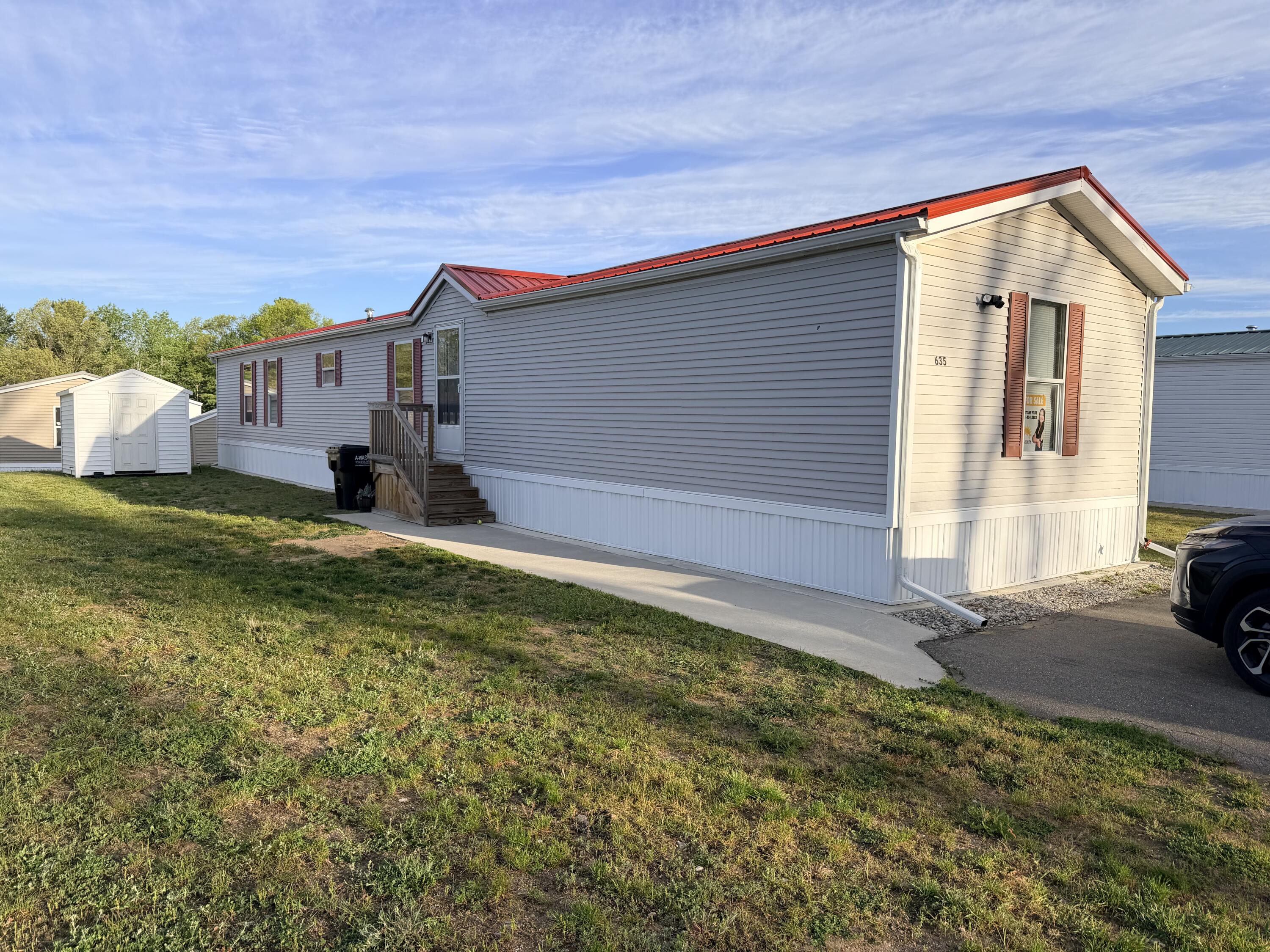 635 Sunfish Newaygo, MI 49337 - Photo 1 of 19 IMG_1218
