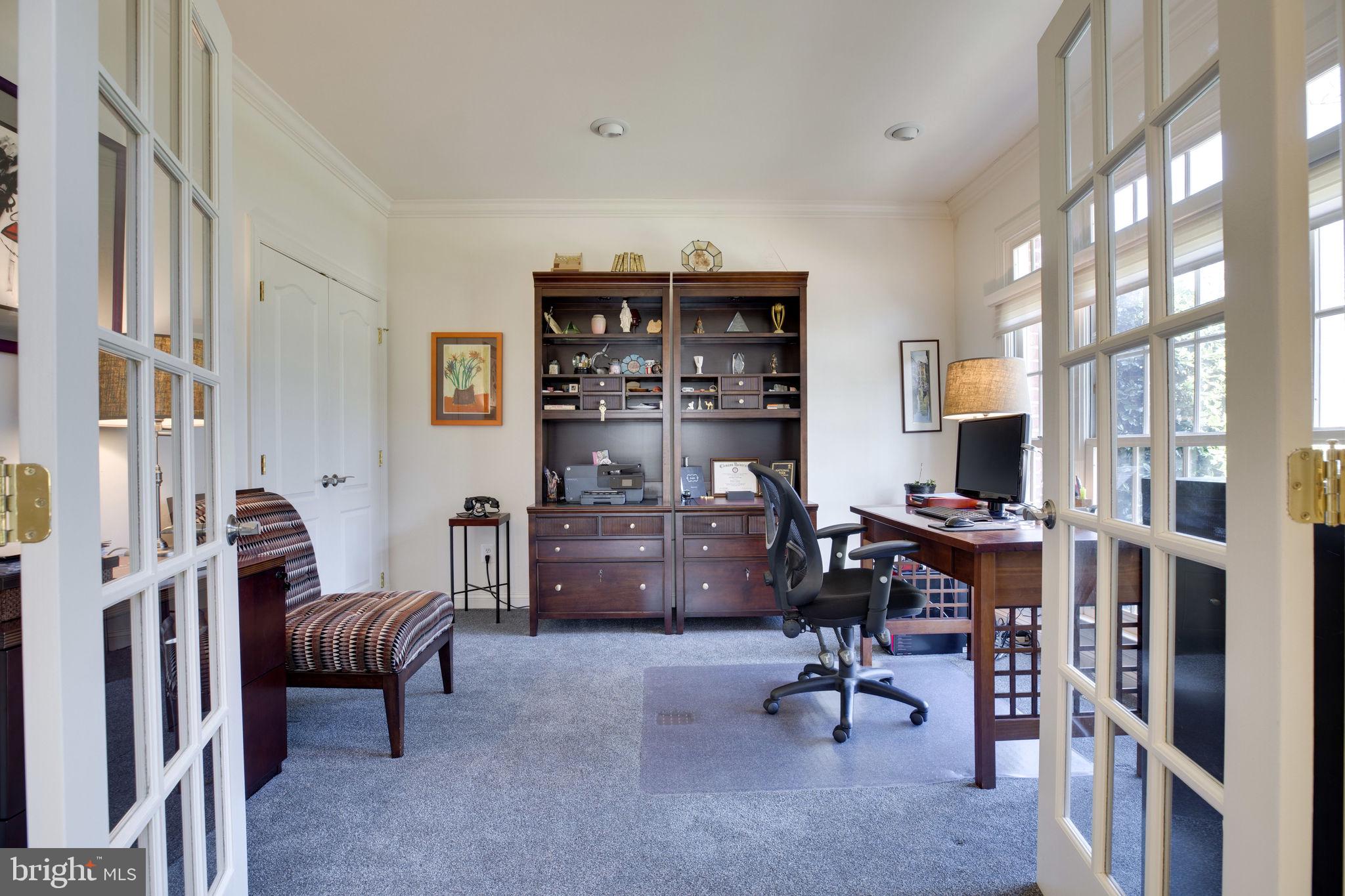 12110 North Walnut Branch Road Reston, VA 20194 - Photo 4 of 58 Library for Those that Work At Home