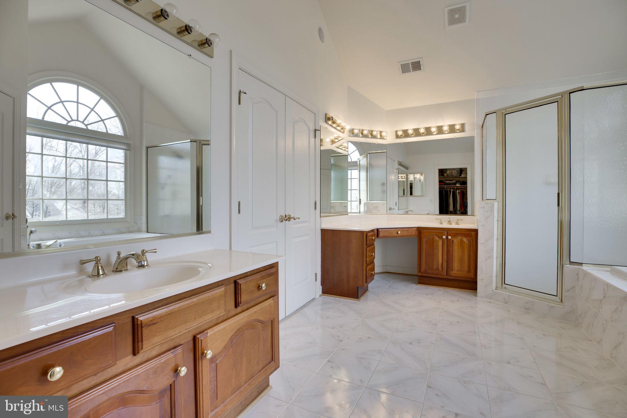 12110 North Walnut Branch Road Reston, VA 20194 - Photo 33 of 58 Separate Vanities