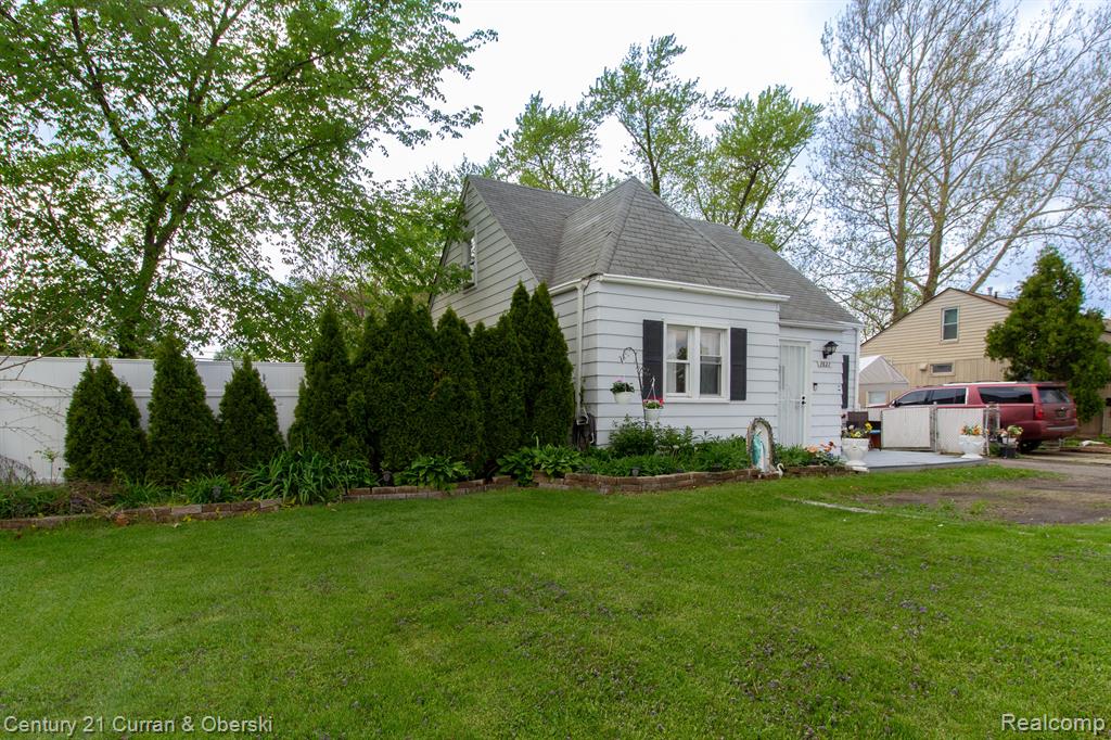 7627 Inkster Road Westland, MI 48185 - Photo 3 of 24