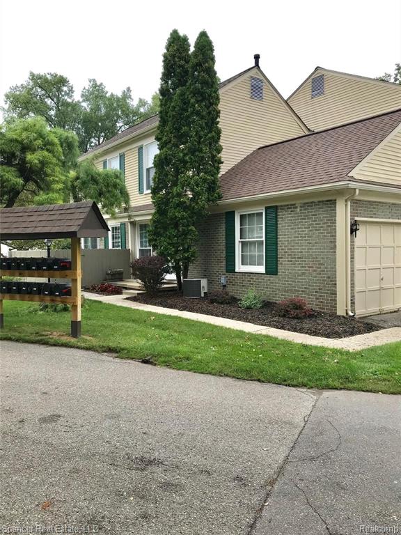1488 Saddle Lane Rochester Hills, MI 48306 - Photo 2 of 21