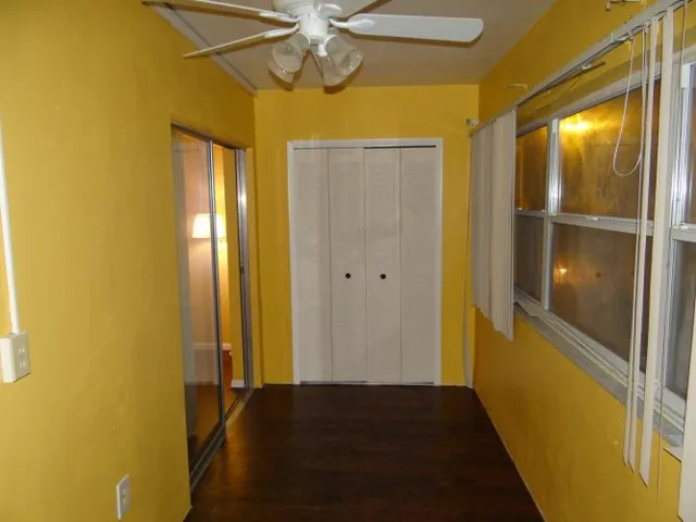 $130,000 | 208 Northeast Monroe Circle North, Unit 202C, St. Petersburg, FL 33702