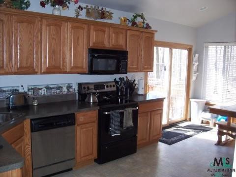 8290 Marsh Road Algonac, MI 48001 - Photo 4 of 7 31091678-3.JPG