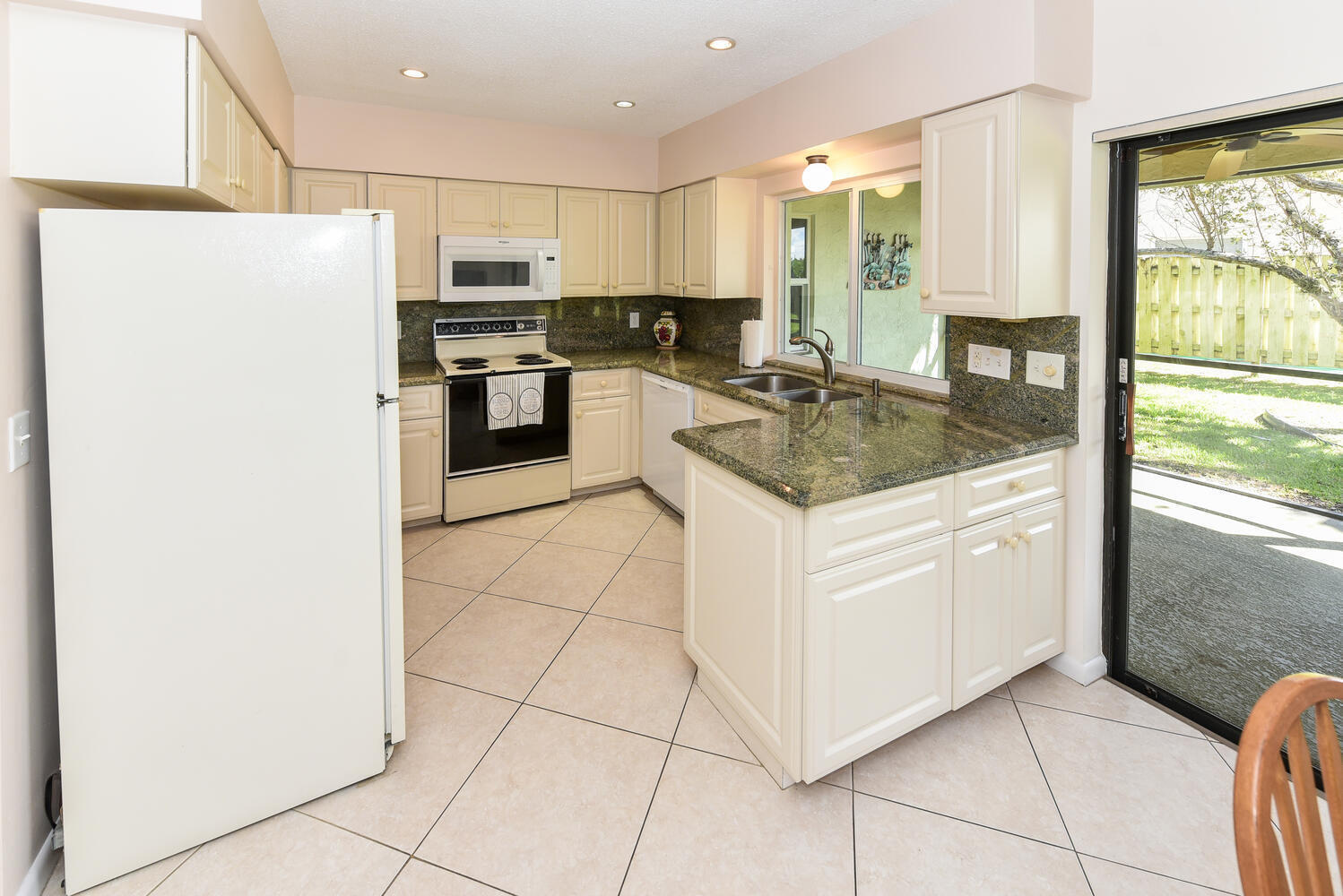 1050 Southwest 1st Street Boca Raton, FL 33486 - Photo 19 of 50 1050 SW 1st Street Boca Raton-large-032-