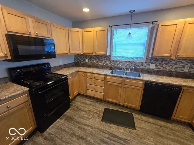 $199,900 | 1705 Fairview Street, Anderson, IN 46016