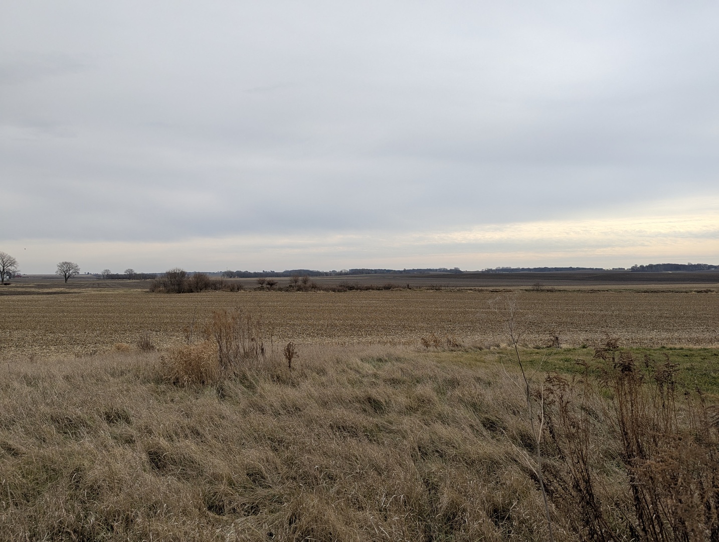 23466 Fairhaven Road Chadwick, IL 61014 - Photo 4 of 5 a view of lake and mountain