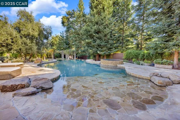 a view of an outdoor kitchen