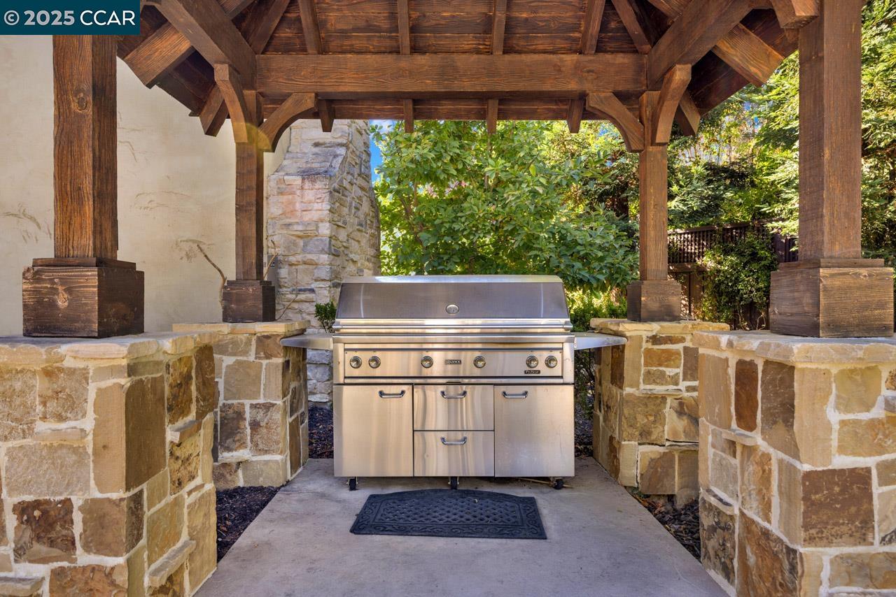 104 Muir Lane Alamo, CA 94507 - Photo 49 of 54 a view of an outdoor kitchen