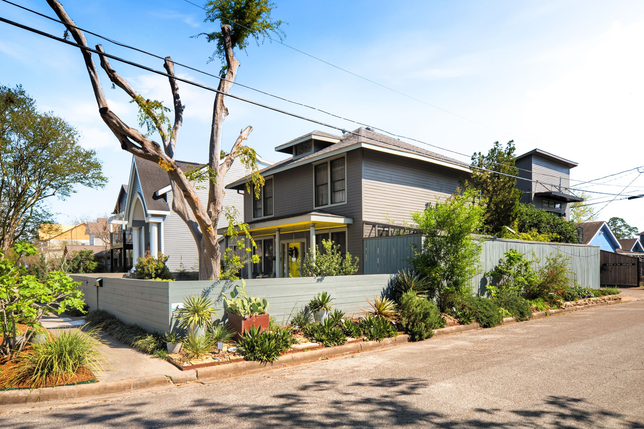 802 Ralfallen Street Houston, TX 77008 - Photo 2 of 47