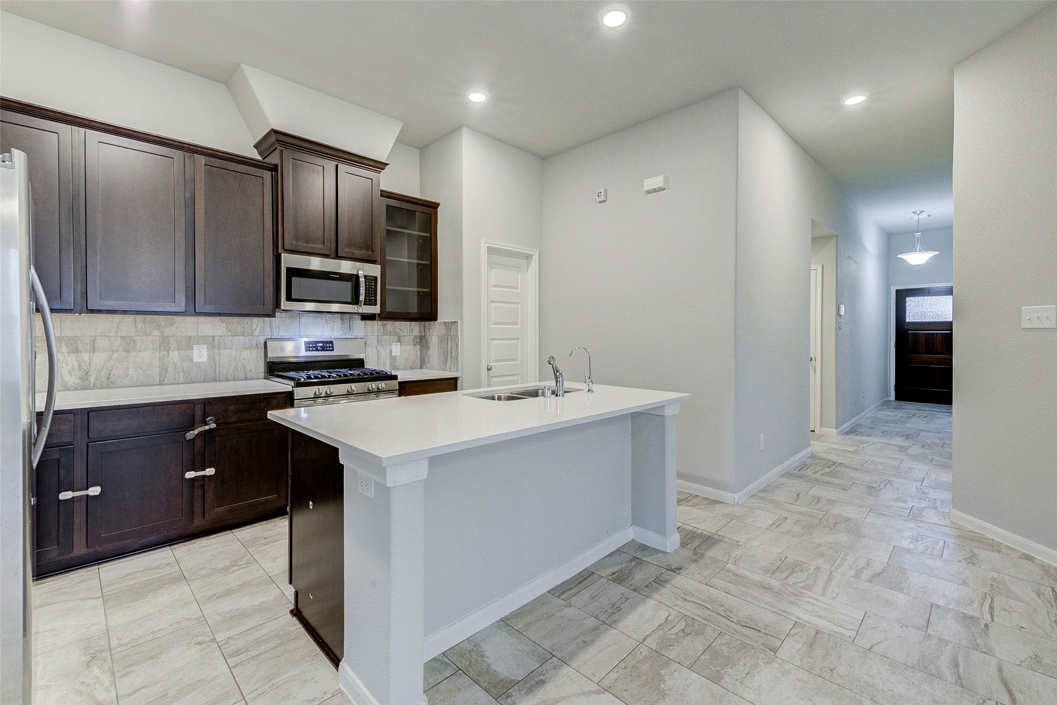 239 Murrieta Lane Rosharon, TX 77583 - Photo 15 of 27 Gallery Image 15