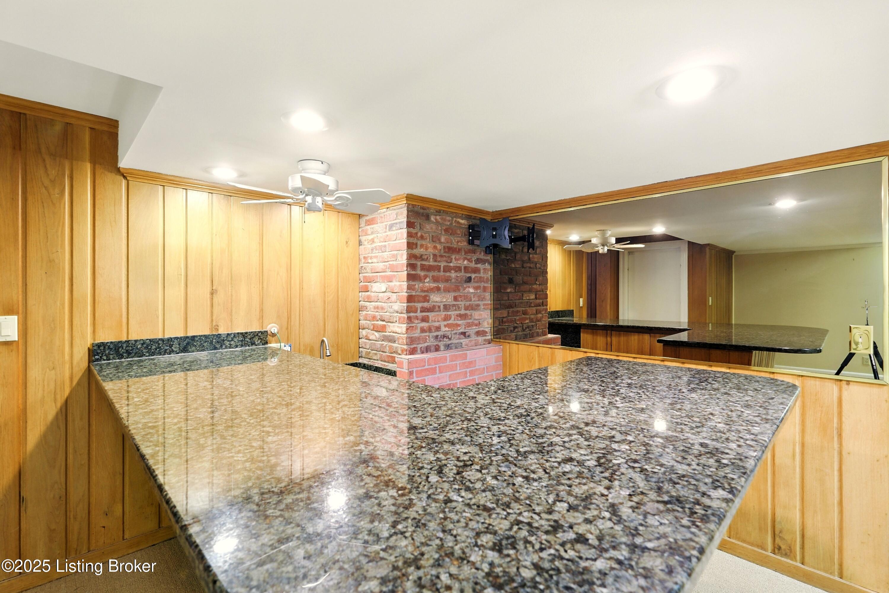2402 Merrick Road Louisville, KY 40207 - Photo 35 of 52 38_2402merrick_louisvillerealestatemedia