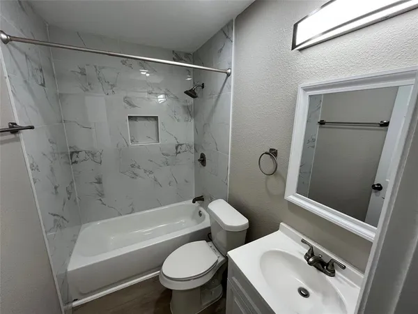 $1,750 | 2706 Gross Road, Dallas, TX 75228