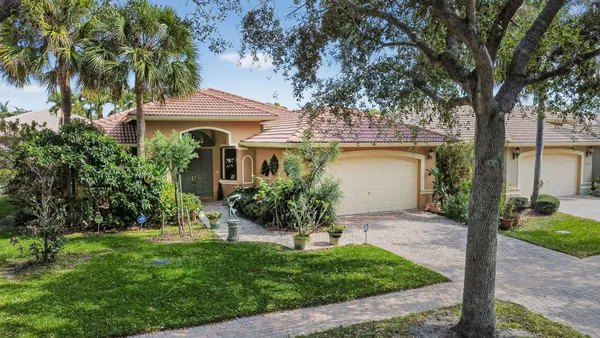 $590,000 | 11024 Vía Amalfi, Boynton Beach, FL 33437