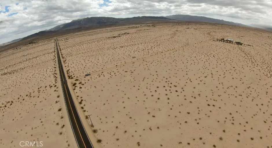 79256 Godwin Road Twentynine Palms, CA 92277 - Photo 2 of 6 a view of a small space