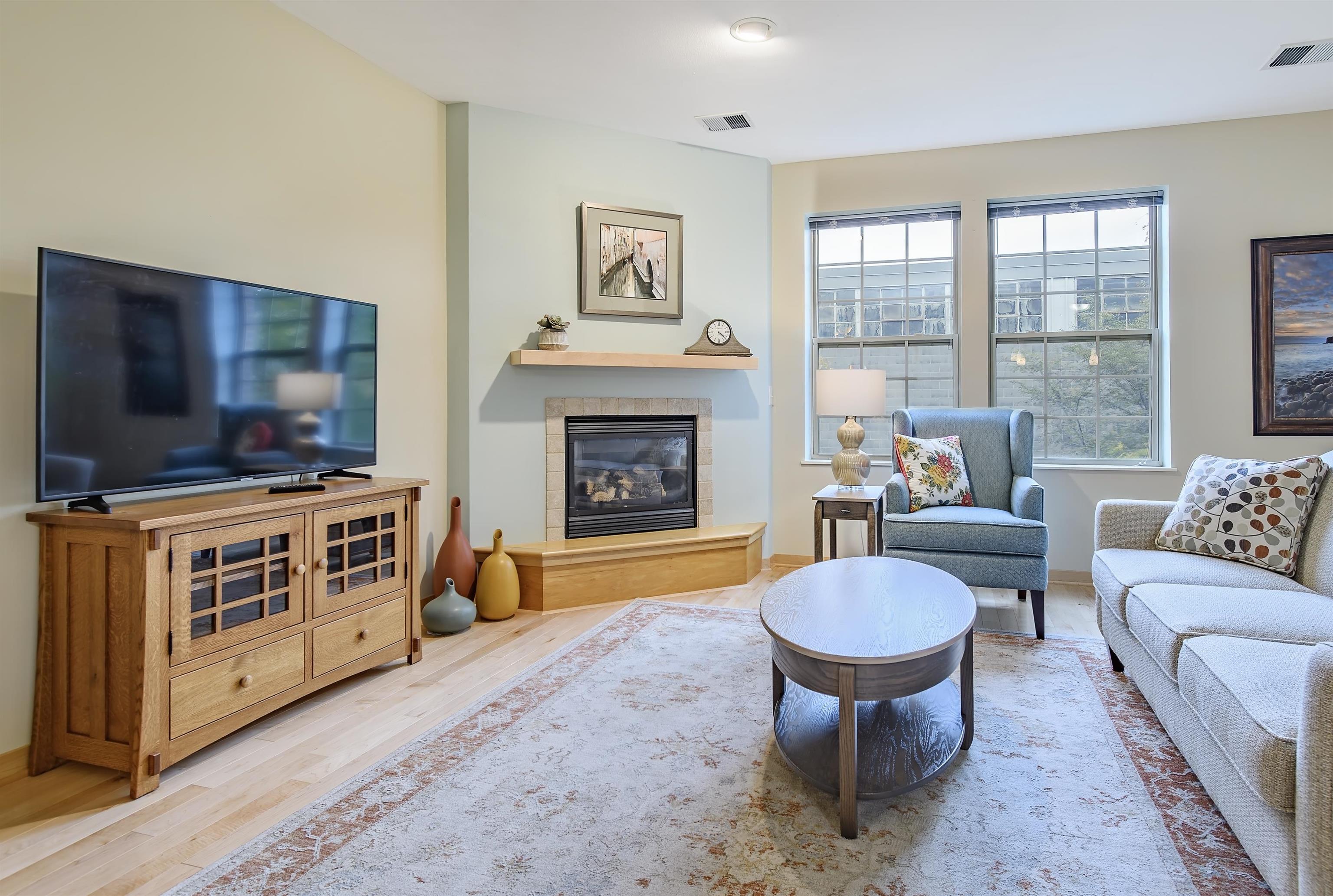 201 East Lane Street, Unit 202 Sun Prairie, WI 53590 - Photo 5 of 56