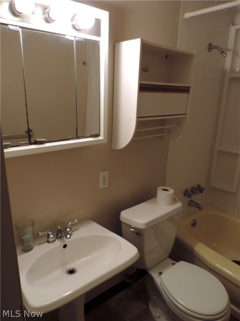 35047 Bainbridge Road North Ridgeville, OH 44039 - Photo 10 of 15