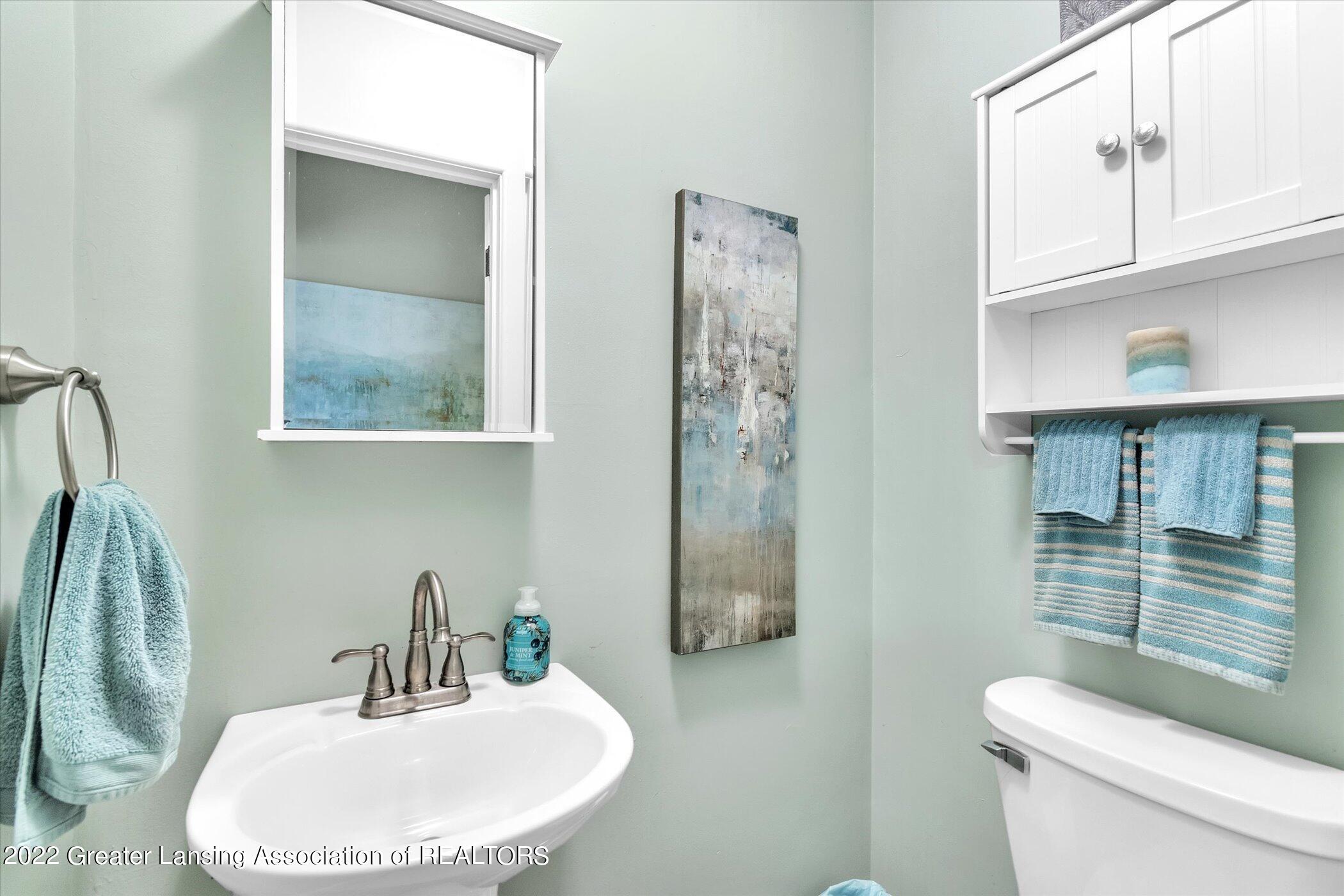 1016 Boichot Road Lansing, MI 48906 - Photo 29 of 47 Half Bath