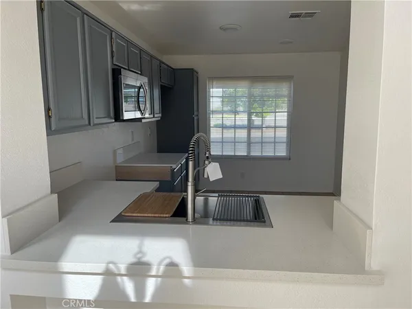 $2,800 | 39129 Hubbard Street, Palmdale, CA 93551