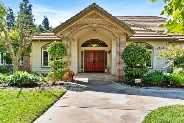 $1,595,000 | 10595 East San Felipe Avenue, Clovis, CA 93619