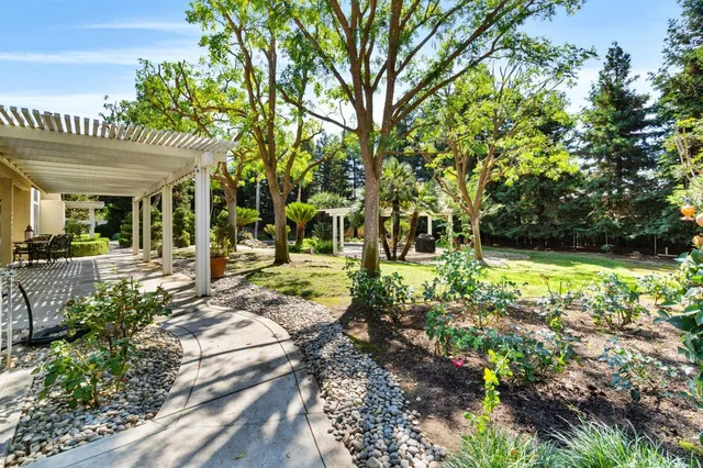 $1,699,900 | 10595 East San Felipe Avenue, Clovis, CA 93619