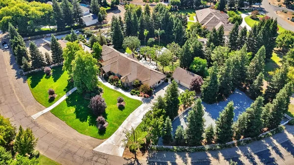 $1,595,000 | 10595 East San Felipe Avenue, Clovis, CA 93619