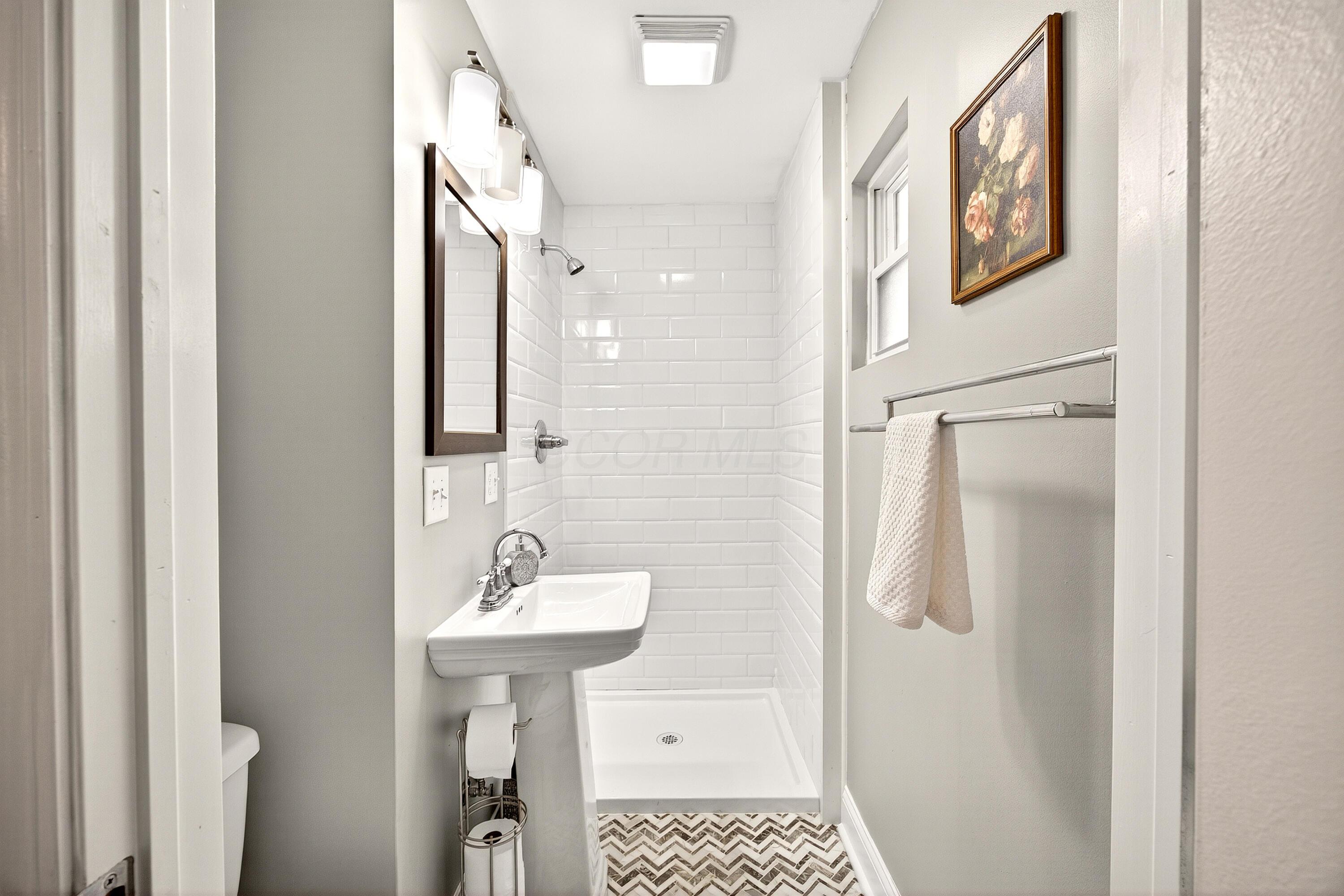 2069 Ridgecliff Road Upper Arlington, OH 43221 - Photo 18 of 54 Primary Suite