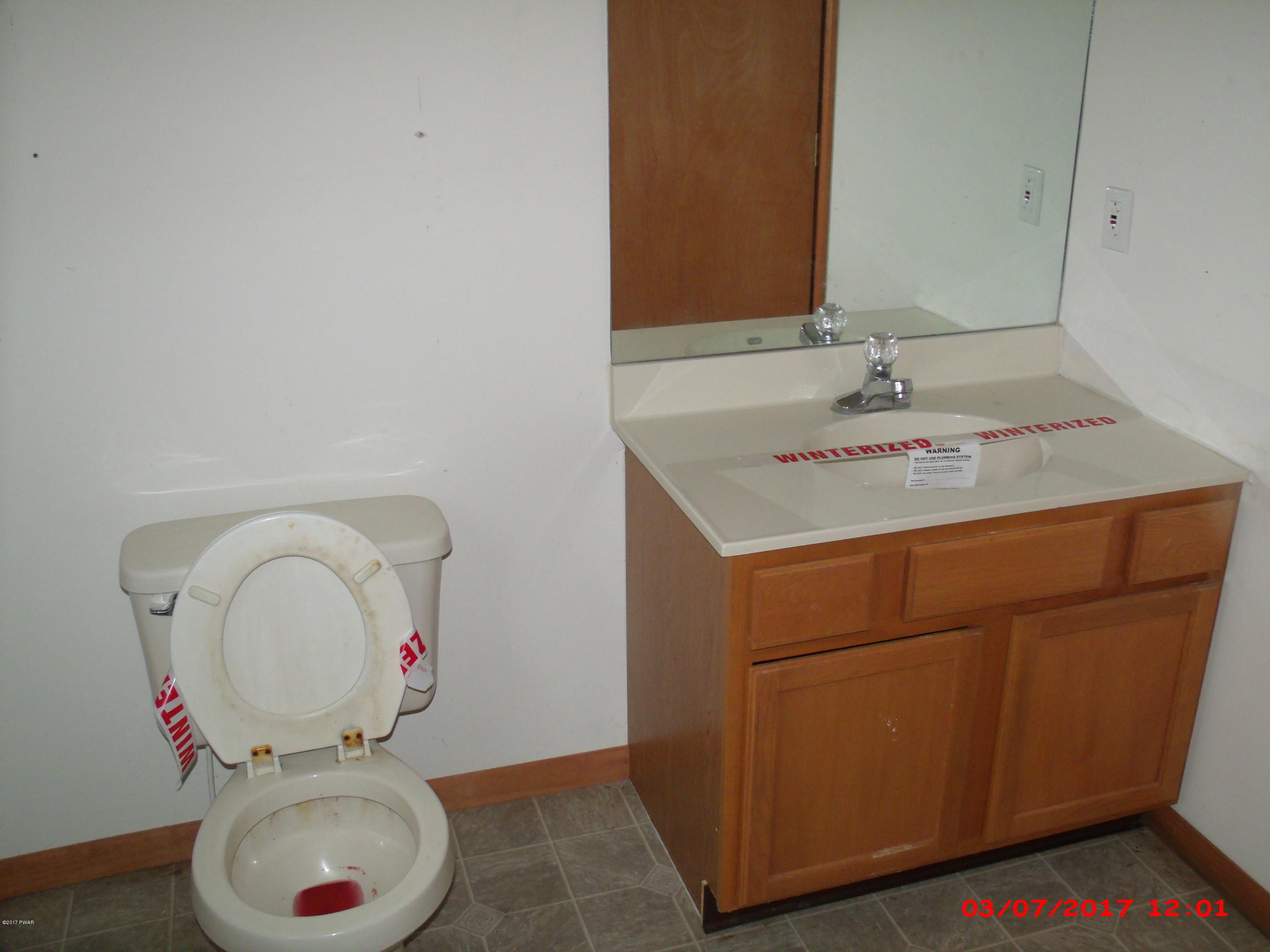 746 Mallard Lane Bushkill, PA 18324 - Photo 10 of 24