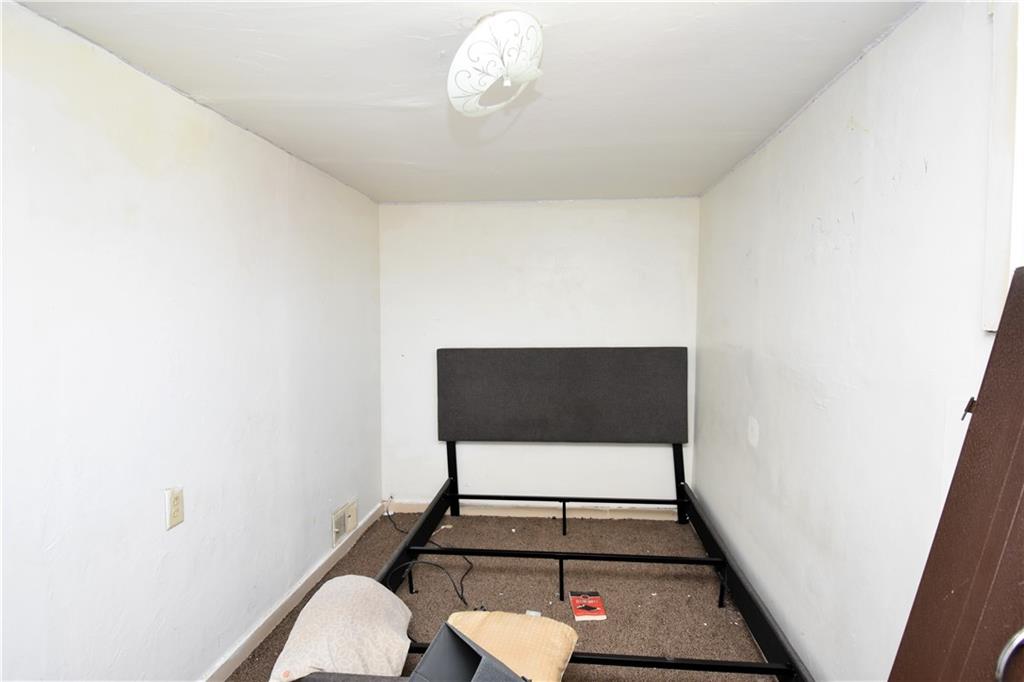 2118 Elsie Street Pittsburgh, PA 15210 - Photo 10 of 12 a bathroom with a toilet