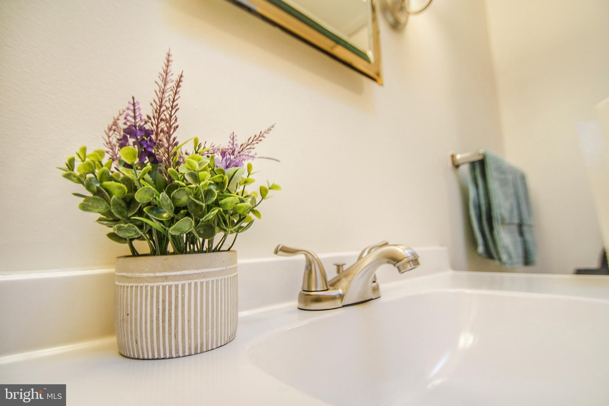 5653 Miriam Road Philadelphia, PA 19124 - Photo 23 of 34 Hall Bath