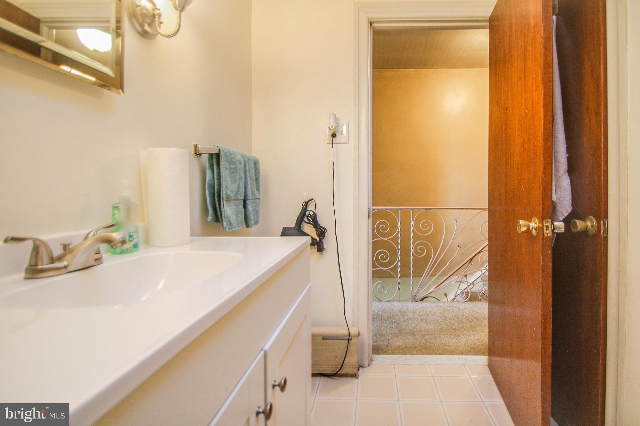5653 Miriam Road Philadelphia, PA 19124 - Photo 25 of 34 Hall Bathroom