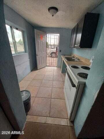 5911 West Lamar Road, Unit 1 Glendale, AZ 85301 - Photo 3 of 4 Lamar kitchen