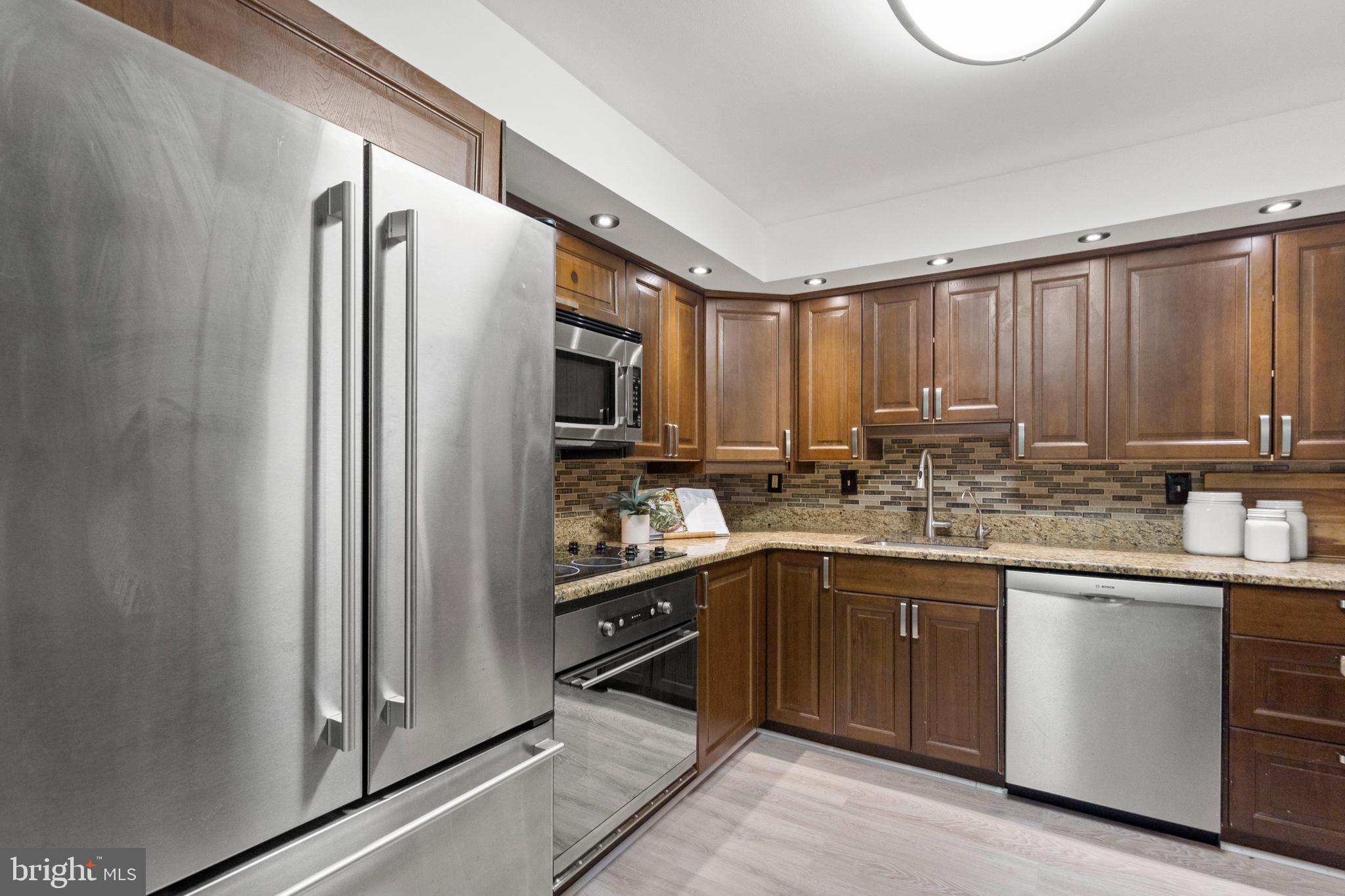 2323 Middle Creek Lane Reston, VA 20191 - Photo 18 of 42 Kitchen