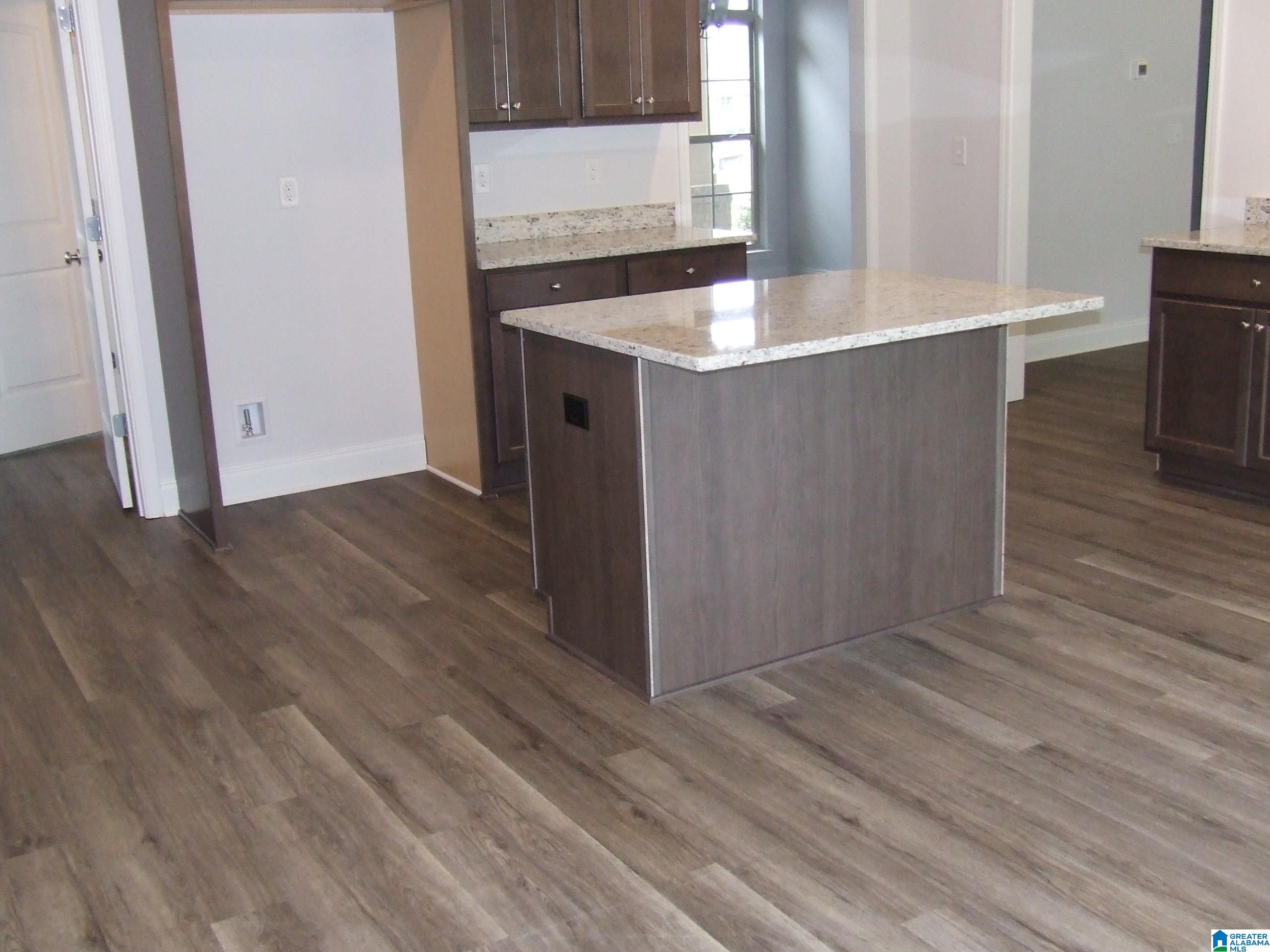 212 Dawsons Cv Drive Alabaster, AL 35007 - Photo 15 of 32