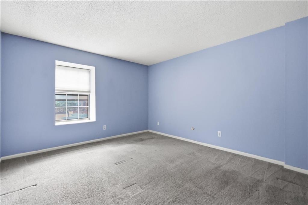 10162 Locust Street, Unit 8 Kansas City, MO 64131 - Photo 9 of 39 Gallery Image 9