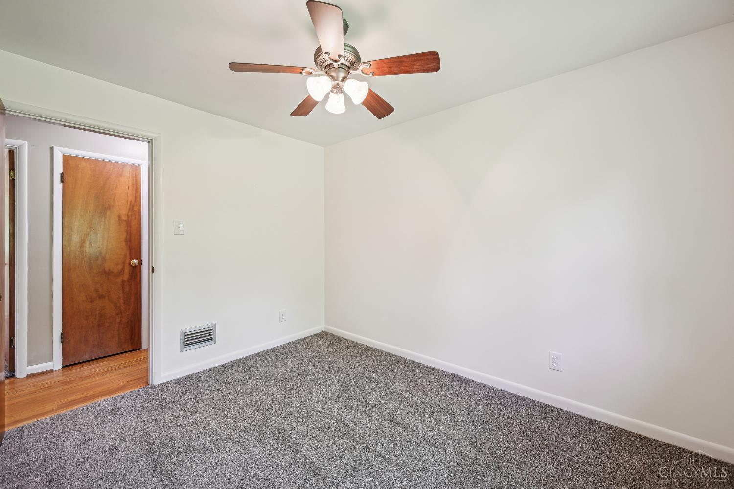 6149 Werk Road Cincinnati, OH 45248 - Photo 15 of 37