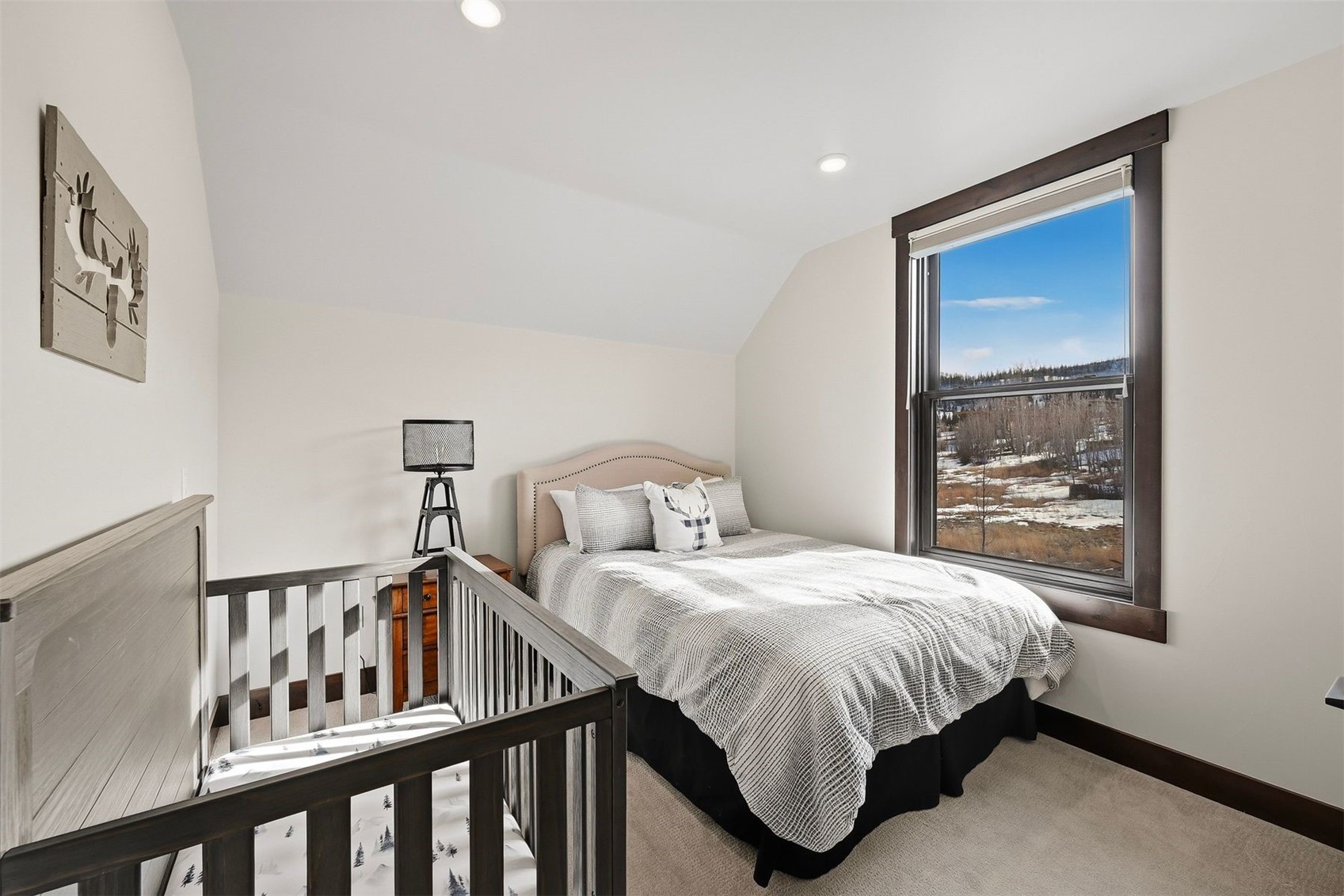 20 East Benjamin Point Silverthorne, CO 80498 - Photo 27 of 50 Guest bedroom