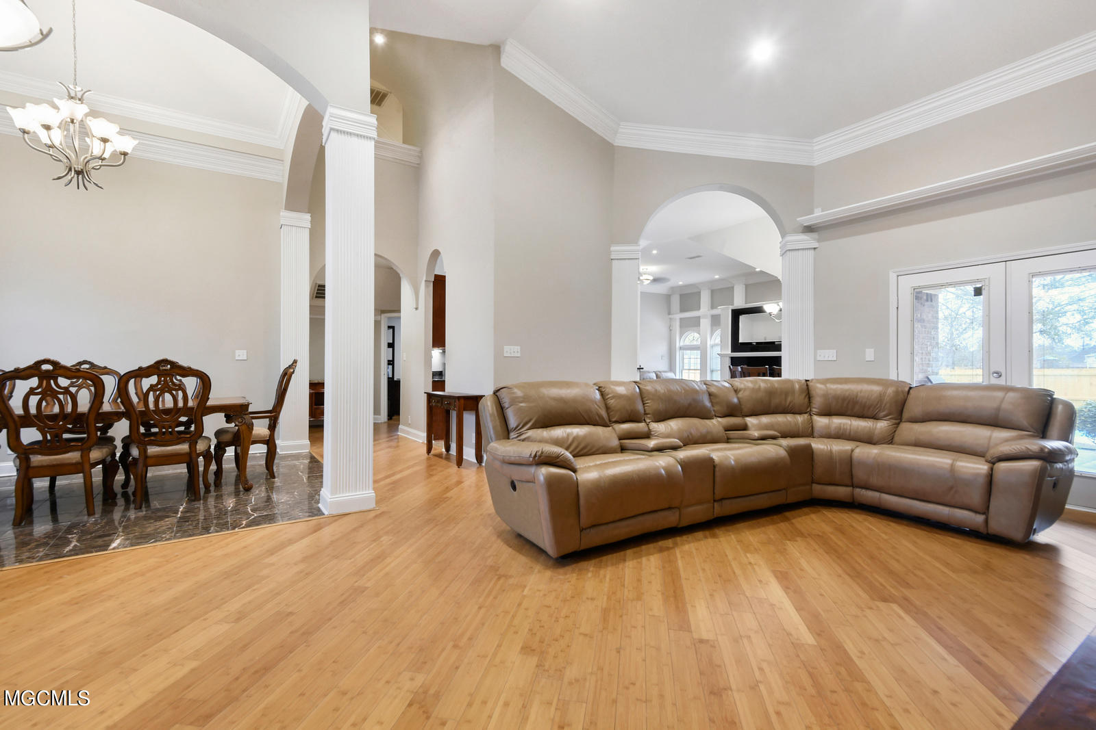 2298 Rue Maison Biloxi, MS 39532 - Photo 2 of 24 003_1600x1067_mls_1600x1067