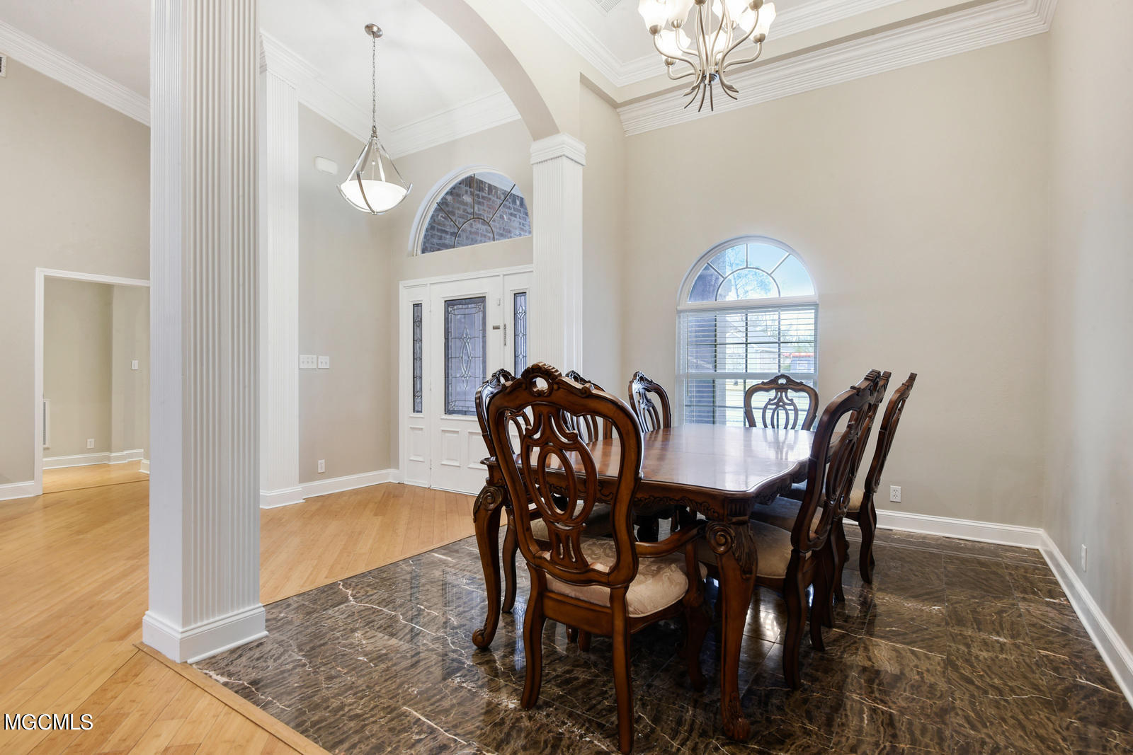 2298 Rue Maison Biloxi, MS 39532 - Photo 4 of 24 005_1600x1067_mls_1600x1067