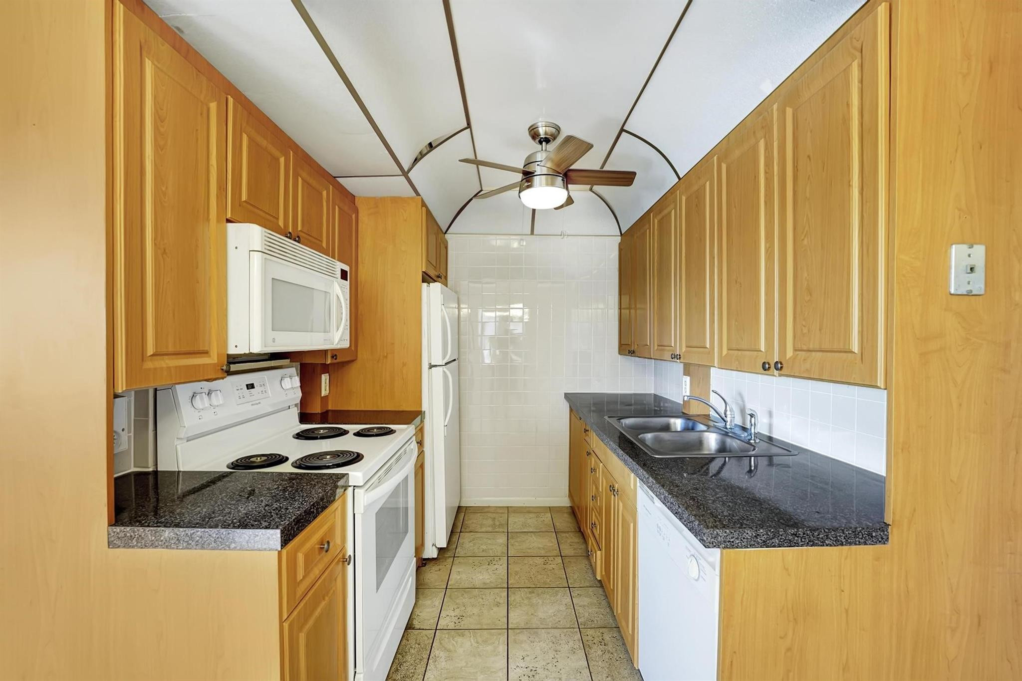 3046 Guilford C, Unit 3046 Boca Raton, FL 33434 - Photo 8 of 30 Photo 8