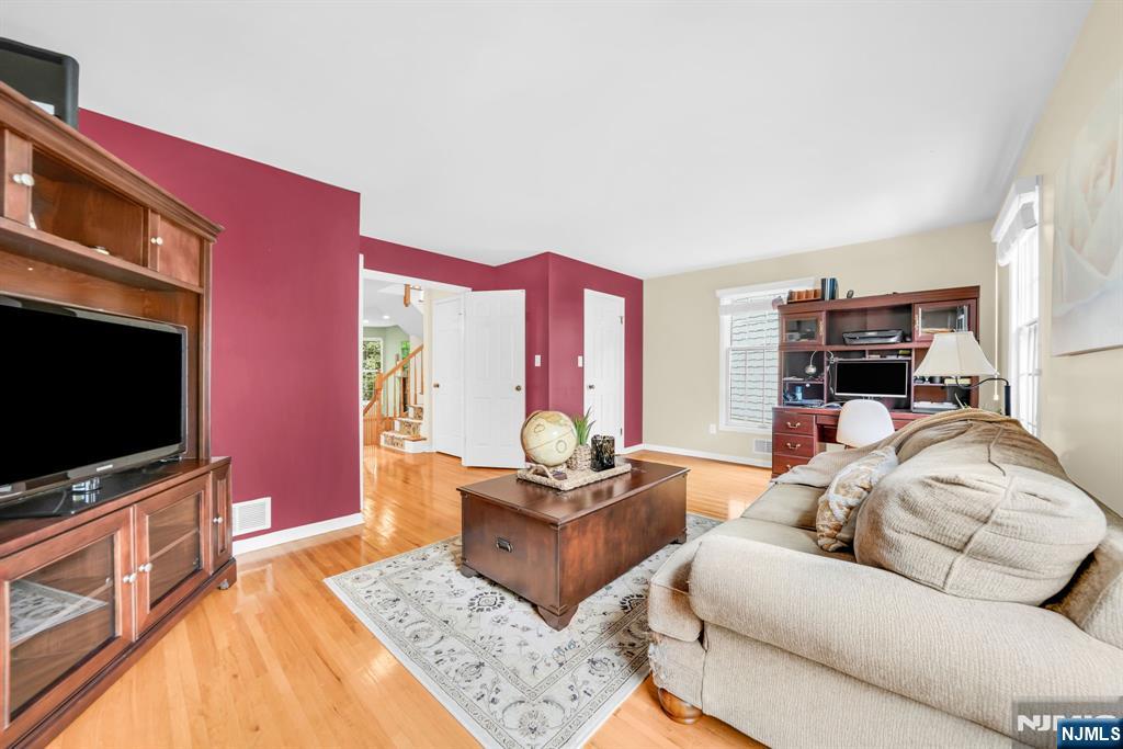 15 Nuthatcher Court Wayne, NJ 07470 - Photo 13 of 34