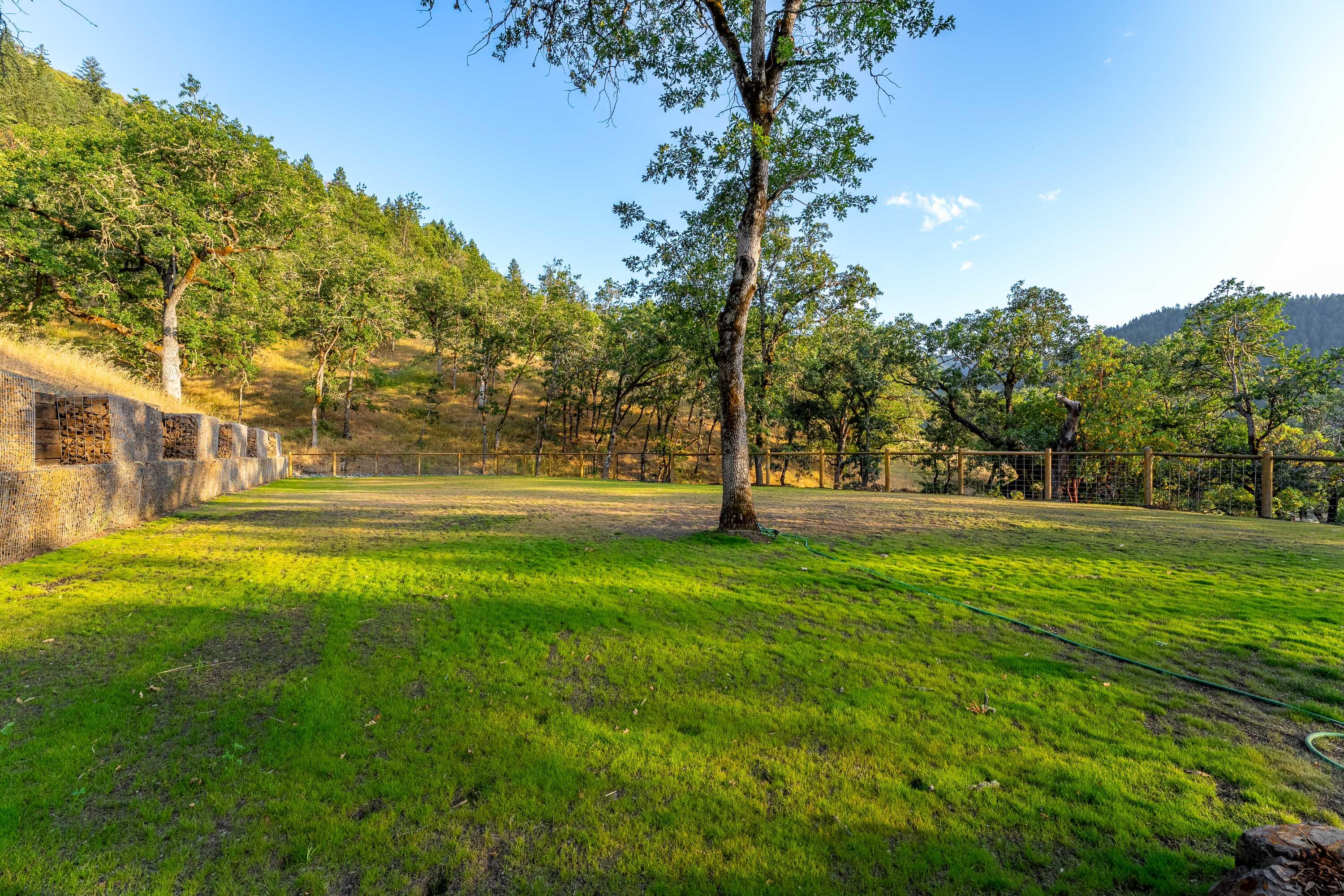 182 Wards Creek Road Rogue River, OR 97537 - Photo 65 of 80 a view of yard with green space