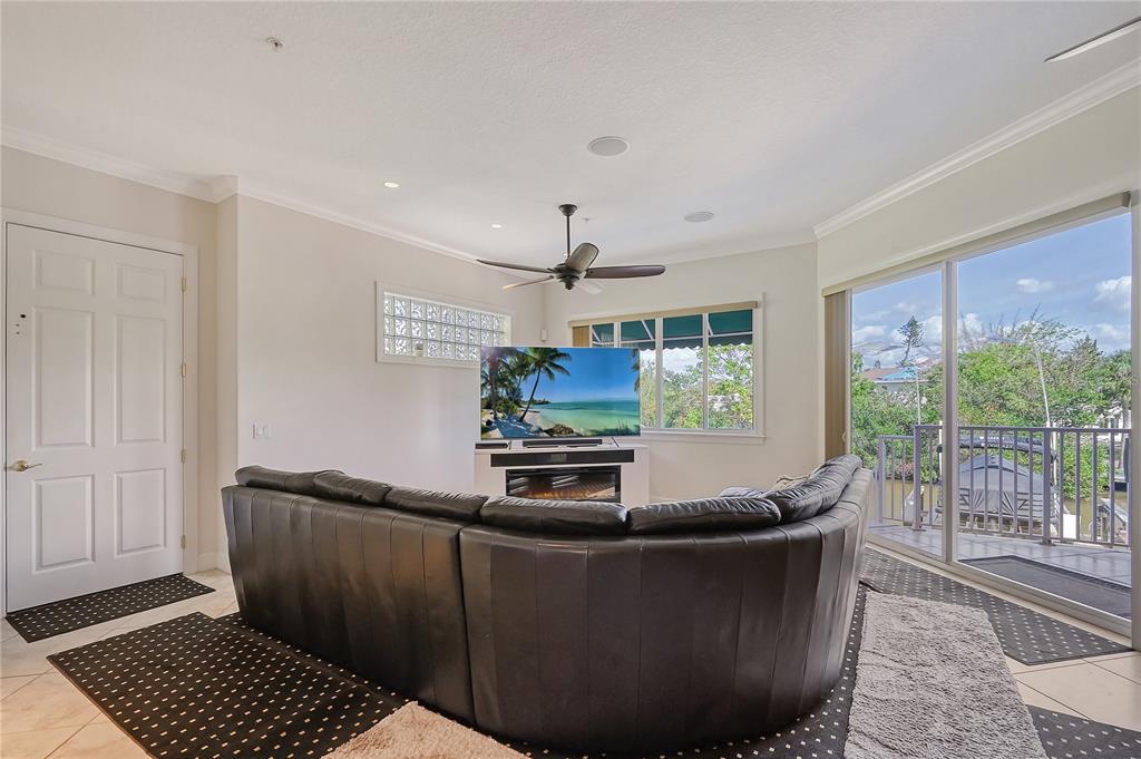 467 Canal Road, Unit 467 Sarasota, FL 34242 - Photo 18 of 60