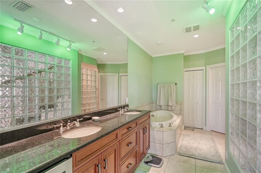 467 Canal Road, Unit 467 Sarasota, FL 34242 - Photo 28 of 60