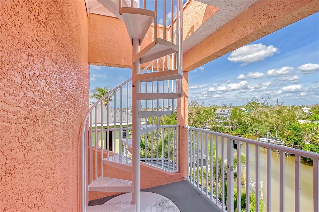 467 Canal Road, Unit 467 Sarasota, FL 34242 - Photo 40 of 60