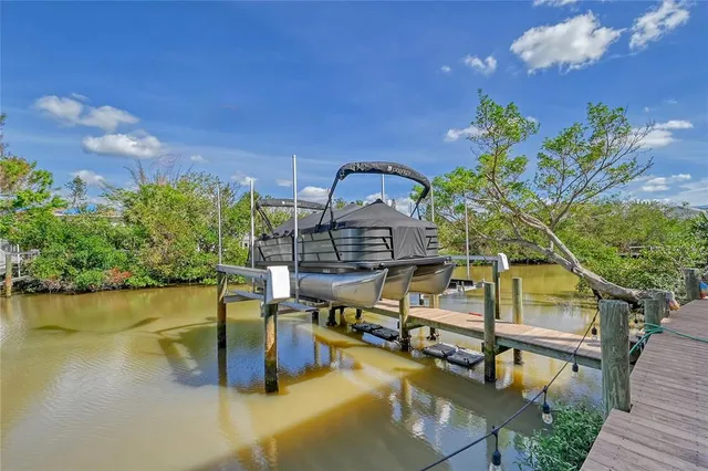 $2,690,000 | 467 Canal Road, Unit 467, Sarasota, FL 34242