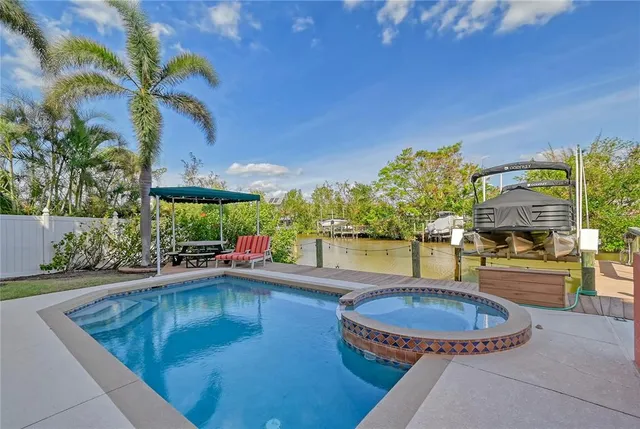 $2,690,000 | 467 Canal Road, Unit 467, Sarasota, FL 34242