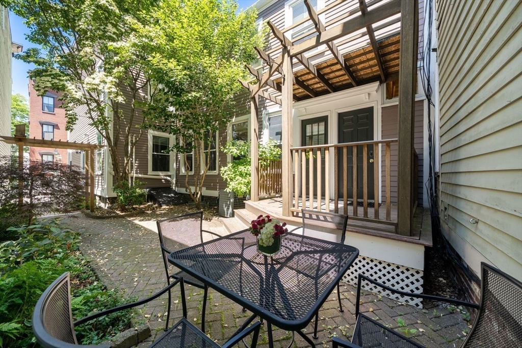 51 Chestnut Street Boston, MA 02129 - Photo 34 of 40